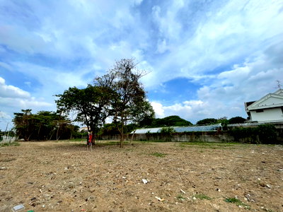 Land for sale Suan Sunandha University  : 💎 Land for Sale near MRT Bang Yi Khan, Charan Sanitwong 57, size 197 sq.wah, filled and ready to build, near Central Pinklao