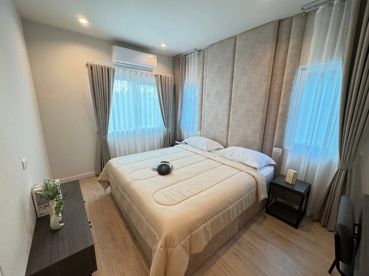 รูป 🔥บ้านใหม่แกะกล่อง พร้อมเข้าอยู่ Sansiri Community “สราญสิริ จตุโชติ” 4 ห้องนอน 5 ห้องน้ำ หลังใหญ่ที่สุดในโครงการ หลังมุม ติดสวนส่วนกลาง - รูปที่ 10/20