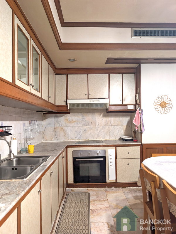 picture Spacious 3-Bedroom Condo for Rent | Saranjai Mansion, Nana - 10/26