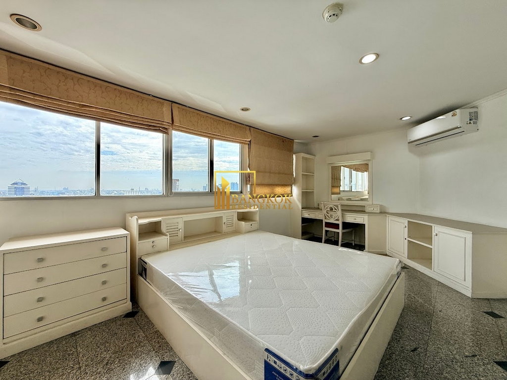 รูป Tai Ping Tower | Spacious 4 Bedroom Condo in Ekkamai Area - BR61547CD - รูปที่ 13/39
