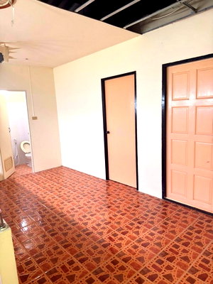 Houses for sale Na Jomtien, Chonburi : House near the beach for sale in Na Jomtien Pattaya, only 300 meters from the beach