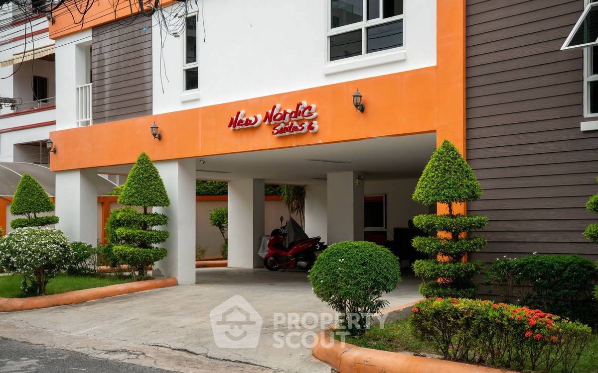 picture 2-BR Condo at New Nordic Suites 6 close to Phratamnak (ID 2172452) - 8/14