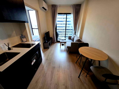 Condos for rent : 1 Bed Large Room  City view Fully furnished Good Location Close to MRT Phra Ram 9  220 m. @ NUE District R9