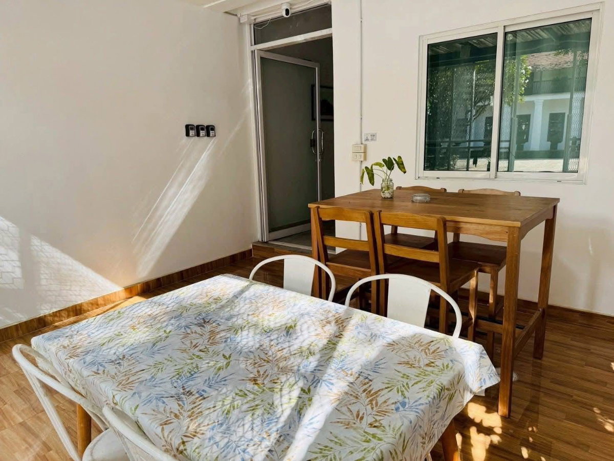 รูป ทาวเฮ้าส์ให้เช่า ทำ Airbnb หลังวัดพระสิงห์   OLD TOWN.  3ห้องนอน3ห้องน้ำ - รูปที่ 4/8