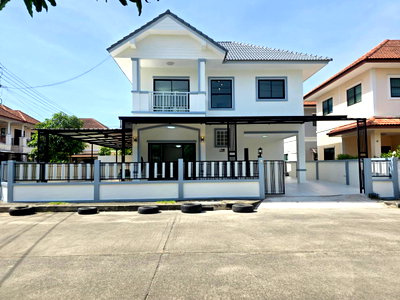 บ้านเดี่ยว กรุงเทพมหานคร : บ้านเดี่ยว 2 ชั้น (หลังมุม) ทำเลดีเยี่ยม รีโนเวทใหม่ทั้งหลัง สวย กว้างขวาง หมู่บ้านเต็มสิริ 1 ถนนมิตรไมตรี 12 คู้ฝั่งเหนือ คู้ซ้าย หนองจอก 