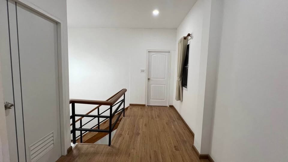 รูป บ้านนอกโครงการ รีโนเวทใหม่ ด้วยทำเลที่โดดเด่นย่านเศรษฐกิจหลัก ใกล้เซ็นทรัลแอร์พอร์ต สนามบิน #C7MG100931 - รูปที่ 4/11