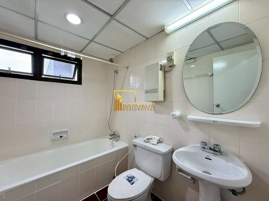 รูป Very Large 3 Bedroom Apartment For Rent in Nana Area - BR0344AP - รูปที่ 24/37