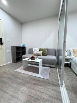 🔥 Beautiful condo in the Phahonyothin area, south-facing unit with excellent ventilation throughout the day. Ready to move in July 1st,