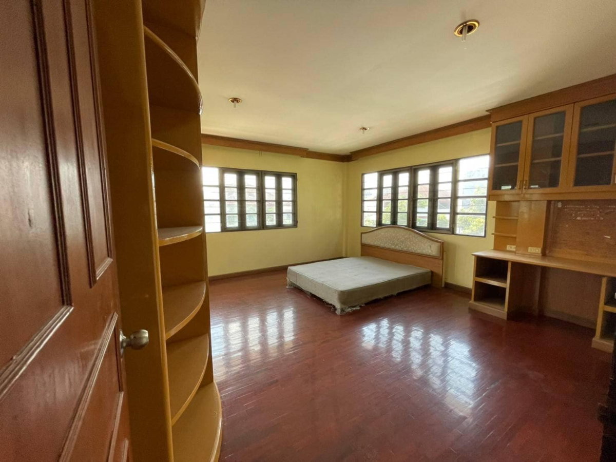 รูป ขายบ้านเดี่ยว ซอยลาดพร้าว 25 ขนาด 125 ตรว ราคาเพียง 22.5ล้าน - รูปที่ 6/13