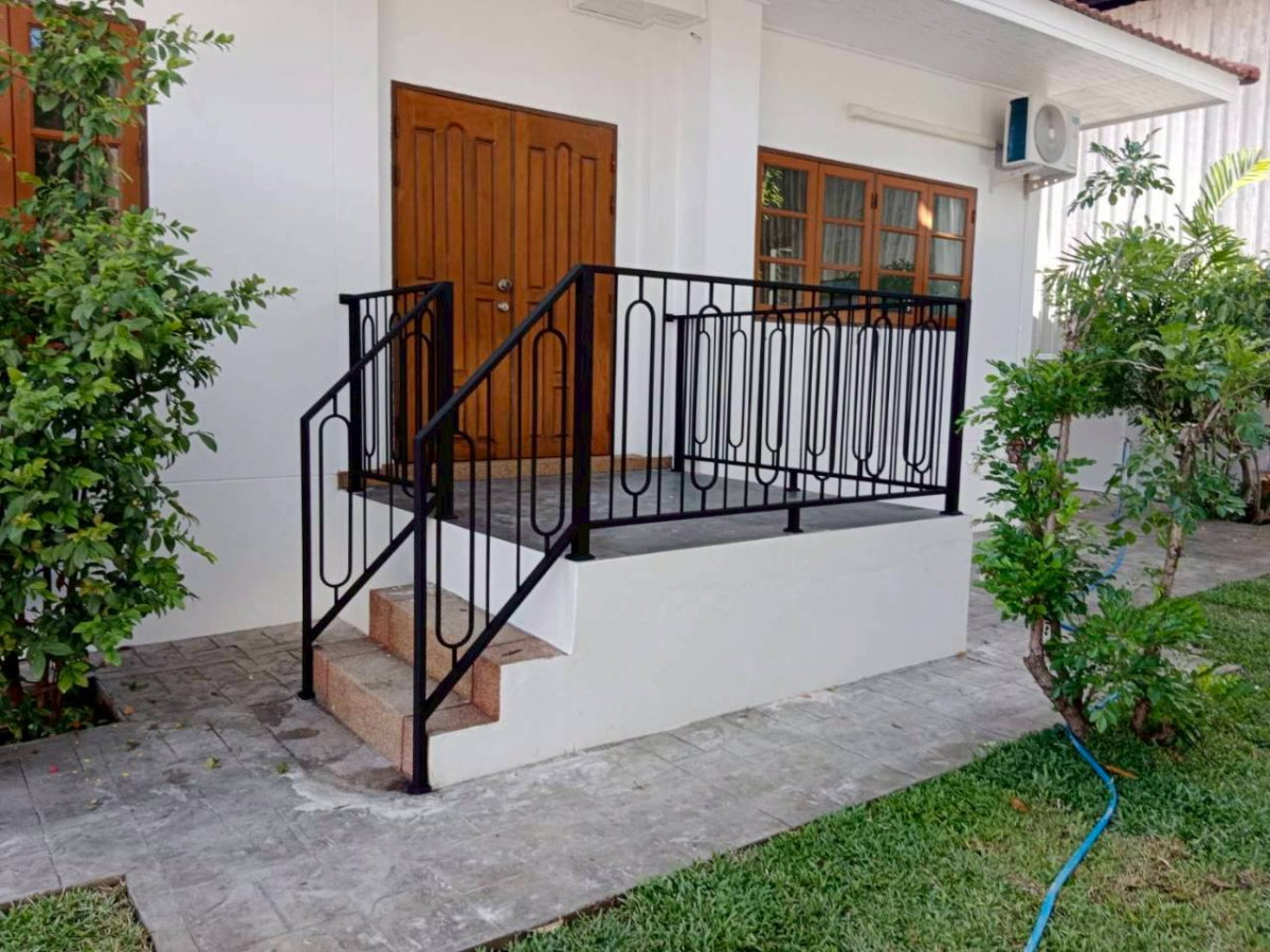 picture Two-story detached house with 4 bedrooms, 3 bathrooms, 1 kitchen, and 2-3 parking spaces. #ASP-H0789 - 3/23