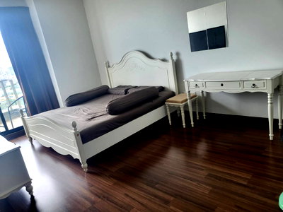 Condos for sale : P-40259 — For Sale with Tenant: Supalai Premier Ratchathewi Condo 24th Floor 1 Bed Street View Near BTS Ratchathewi. 085-592-2897 Line: @easythaihome