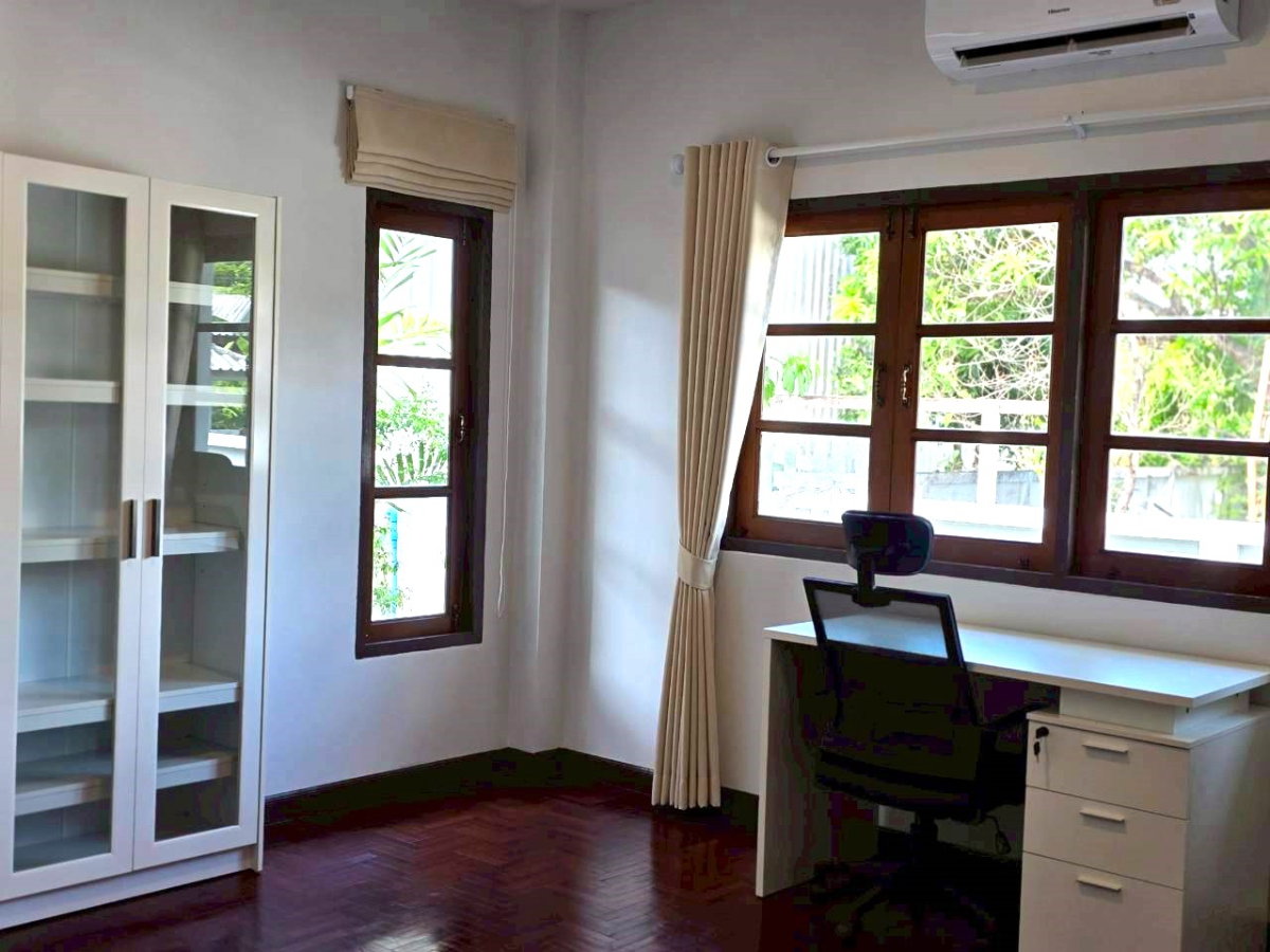 picture Two-story detached house with 4 bedrooms, 3 bathrooms, 1 kitchen, and 2-3 parking spaces. #ASP-H0789 - 19/23