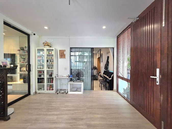 3-bed house for sale, 200 sqm, 70.3 sq wah, Mantana Srinakarin - Romklao