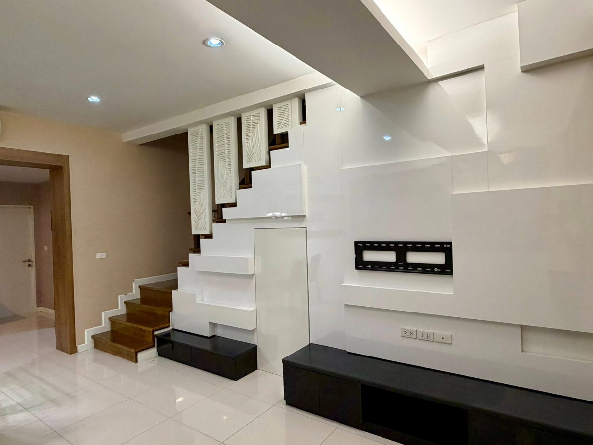 picture Townhome For Rent : Bless Town Sukhumvit 50, Double Space 6 m. 🚇Near BTS On Nut - 4/30