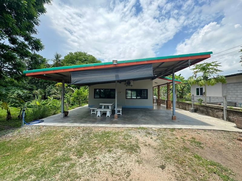ขายด่วน ที่ดินสวยพร้อมสิ่งปลูกสร้าง ห้วยยายพรม–นาพร้าว ศรีราชา