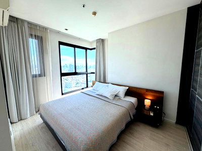 คอนโดให้เช่า : Condo for RENT : Quinn Condo Ratchada 17  𝐒𝐢𝐳𝐞 :  70 sqm. 2 Bed 2 Bath / Corner room/ Facing South /High ceiling (2.7 m)  𝐅𝐥𝐨𝐨𝐫 : 27th    