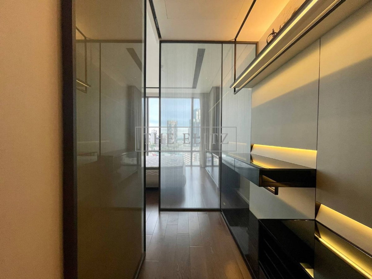 picture ✨ Unbeatable Location ✨ Situated at the beginning of Thonglor, just a short walk to BTS Thong Lo. - 7/23