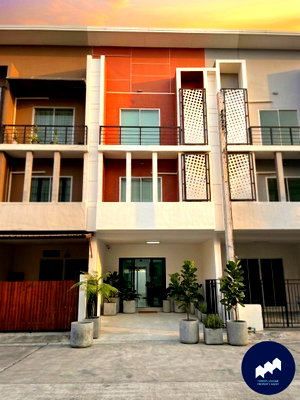 โฮมออฟฟิศ โรงเรียนนานาชาติร่วมฤดี วิทยาเขตอนุบาล : ขายทาวน์เฮ้าส์ หมู่บ้านอาร์เค พาร์ค รามอินทรา-ซาฟารี 4ห้องนอนใหญ่ 3ห้องน้ำ โซนแรกของโครงการ จอดรถได้ 2-3คัน 