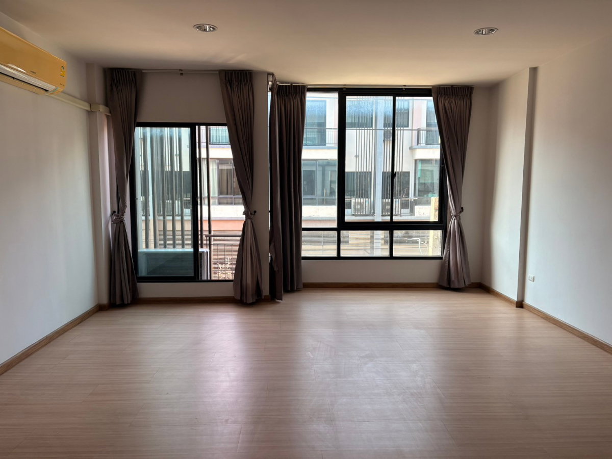 รูป 🏡✨ ให้เช่าทาวน์โฮม 3.5 ชั้น — City Link พระราม 9–ศรีนครินทร์ ทำเลดี ใกล้ถนนใหญ่ เดินทางสะดวก พร้อมเข้าอยู่ทันที - รูปที่ 14/15