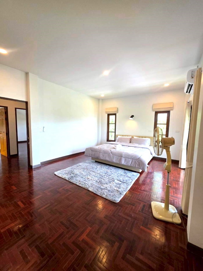 picture Two-story detached house with 4 bedrooms, 3 bathrooms, 1 kitchen, and 2-3 parking spaces. #ASP-H0789 - 8/23