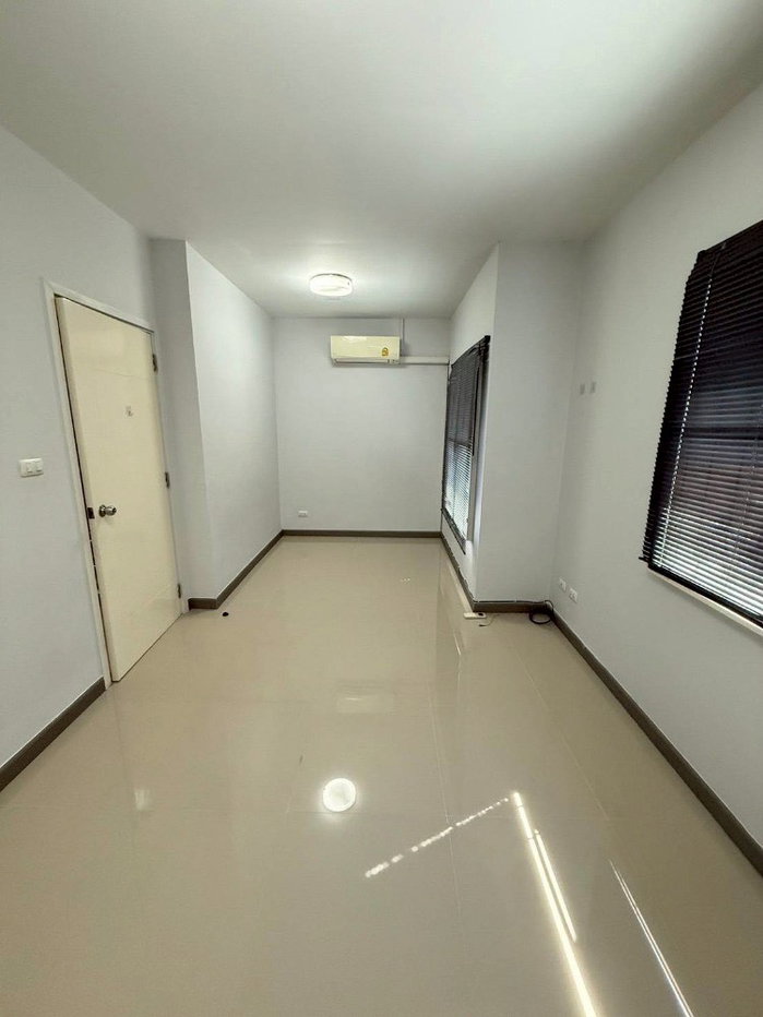 รูป #ให้เช่าทาวน์เฮาส์2ชั้นรีโนเวทใหม่ 3ห้องนอน 2 ห้องน้ำ หมู่บ้านพฤกษา 96/1 เลียบคลองสอง คลองหลวง พร้อมเข้าอยู่ ราคาเช่า 10,000 บาท/เดือน - รูปที่ 6/17