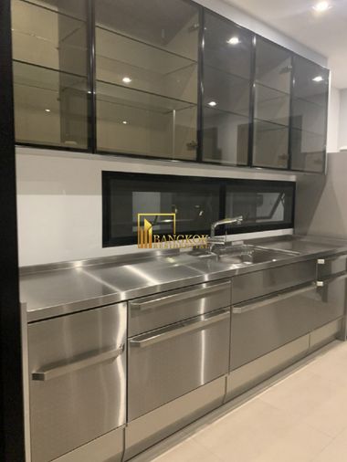 4-bed house for rent, 600 sqm, 97 sq wah, Huai Khwang