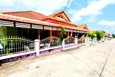 Houses for sale Ban Chang  Administrative Center : House for Sale 61 sq.wah Single Detached House in Ratchanuch 14 Village,Located on Sukhumvit Road, Only 2 km from Robinson Lifestyle Ban Chang, Rayong