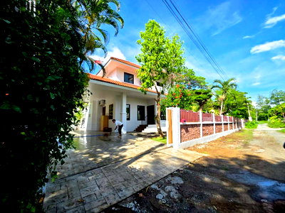 Houses for rent Chiang Mai : Two-story detached house with 4 bedrooms, 3 bathrooms, 1 kitchen, and 2-3 parking spaces.  #ASP-H0789  