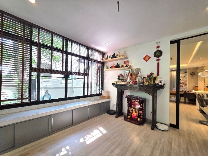 3-bed house for sale, 200 sqm, 70.3 sq wah, Mantana Srinakarin - Romklao