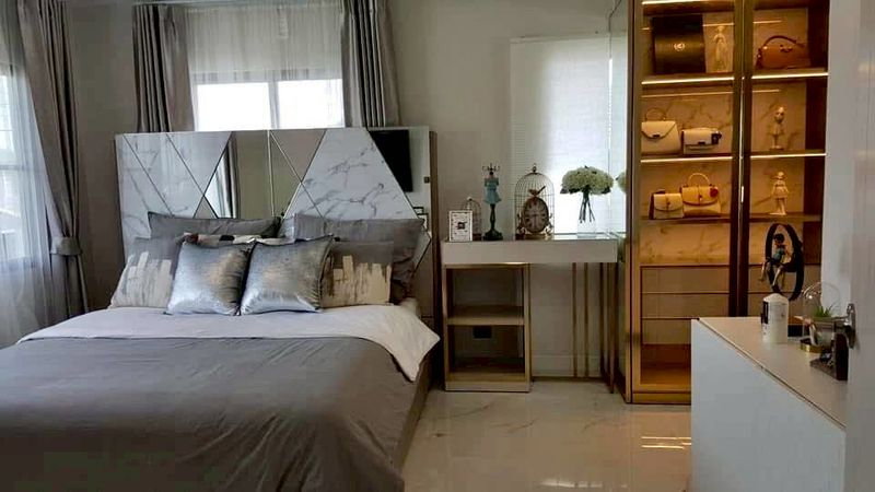 picture Beautiful, move in Ready house in the Grand Valley Sukhumvit-Liang Nong Mon project. - 8/10