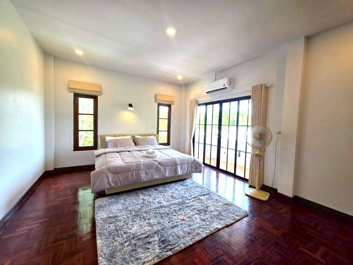 picture Two-story detached house with 4 bedrooms, 3 bathrooms, 1 kitchen, and 2-3 parking spaces. #ASP-H0789 - 9/23