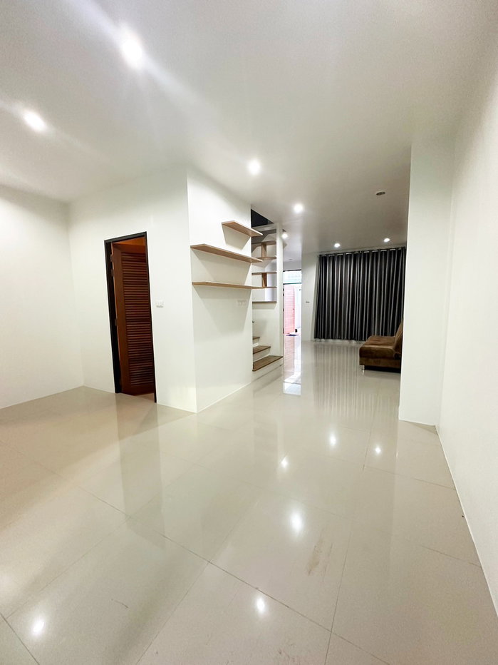 รูป   ให้เช่าทาวน์โฮมสองชั้น  2 ห้องนอน 3 ห้องน้ำ 1 ห้องรับแขก 1 ห้องครัว    #ASS-T0148 - รูปที่ 23/23