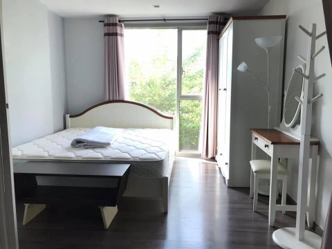 P-148994 — For Rent: Sari by Sansiri Condo Building B 2nd Floor 1 Bed Garden View Near BTS Punnawithi. 085-592-2897 Line: @easythaihome