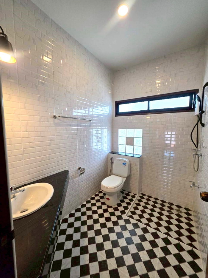 picture Two-story detached house with 4 bedrooms, 3 bathrooms, 1 kitchen, and 2-3 parking spaces. #ASP-H0789 - 14/23