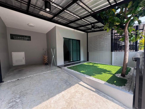 For Rent 2-story Townhouse THE CONNECT PATTANAKARN 38 2 bedroom 2 bathroom