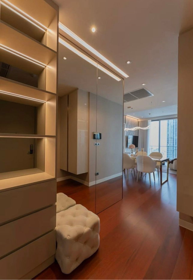 รูป [ให้เช่า]📍Khun by Yoo✨Luxury แบบมีเอกลัษณ์ สวยหรู เฟอร์ครบ (2 ห้องนอน 2 ห้องน้ำ) ใกล้ BTS ทองหล่อ 🔥เช่าเพียง 130,000/เดือน🔥▫️Line: @sanhaproperty  - รูปที่ 18/21