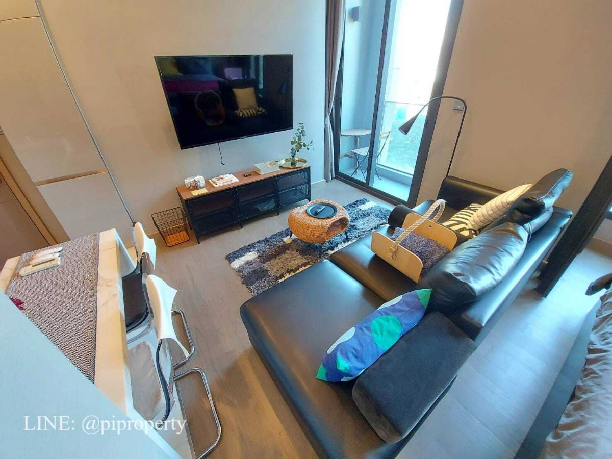 รูป ให้เช่าห้องชุด 1 ห้องนอน ตกแต่งครบครัน ในโครงการ Esse at Shingha Complex ชั้นล่าง เดินทางสะดวกจากอโศก - พระราม 9 และอาคารสำนักงาน Singha Complex - รูปที่ 1/26