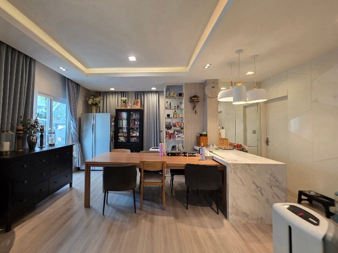 3-bed house for sale, 200 sqm, 70.3 sq wah, Mantana Srinakarin - Romklao
