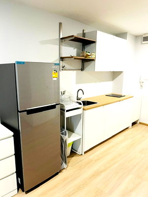 Condos for sale : [FOR SALE] Spacious 44 sq.m. Minimalist Condo—Move-in Ready, Heart of Town in Town, Near Ekamai-Ramintra Expressway.