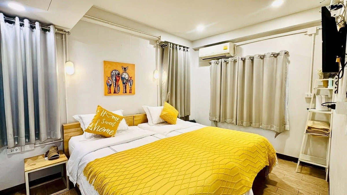 รูป ทาวเฮ้าส์ให้เช่า ทำ Airbnb หลังวัดพระสิงห์   OLD TOWN.  3ห้องนอน3ห้องน้ำ - รูปที่ 7/8