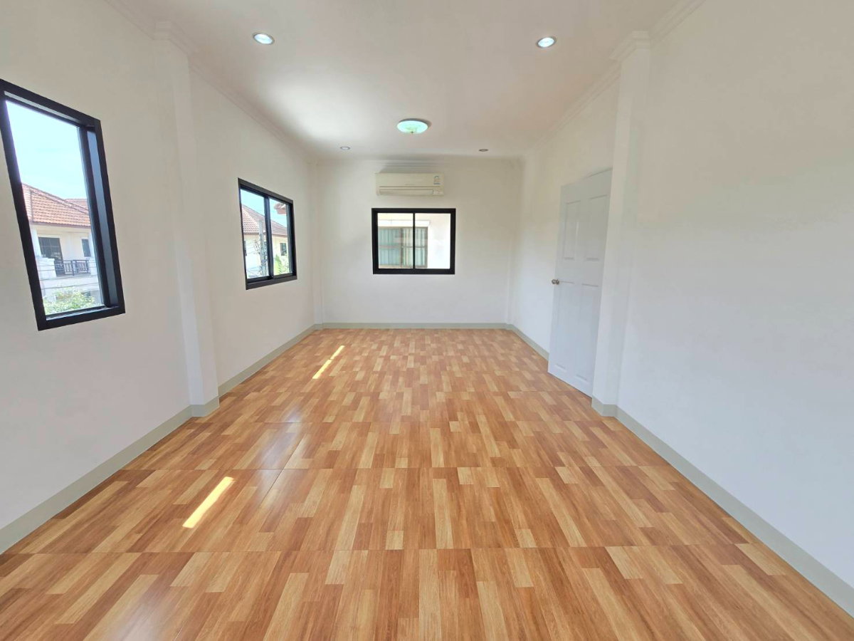 รูป บ้านเดี่ยว 2 ชั้น (หลังมุม) ทำเลดีเยี่ยม รีโนเวทใหม่ทั้งหลัง สวย กว้างขวาง หมู่บ้านเต็มสิริ 1 ถนนมิตรไมตรี 12 คู้ฝั่งเหนือ คู้ซ้าย หนองจอก - รูปที่ 38/45