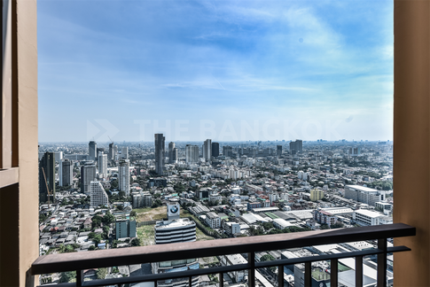 สุดคุ้ม สะดวกทุกไลฟ์สไตล์ อีควิน็อคซ์ พหล-วิภา