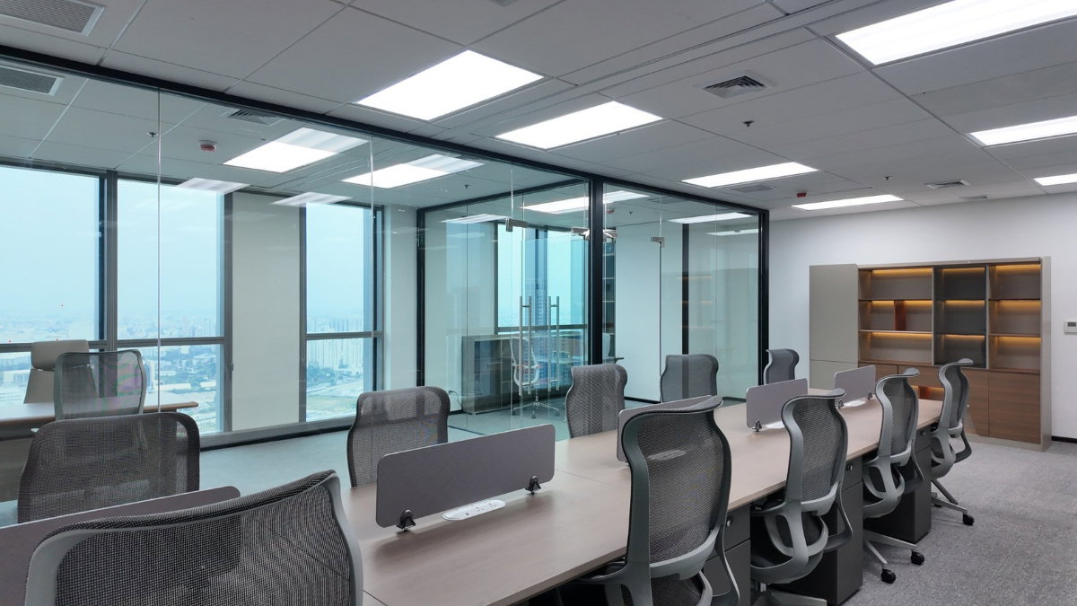 รูป WoKii @V One Tower 82ตรม พื้นที่สำนักงานให้เช่าใกล้ MRT พระราม 9 เซ็นทรัล พระราม 9 ตกแต่งครบ พร้อมเฟอร์นิเจอร์ ใช้งานได้ทันที - รูปที่ 4/13