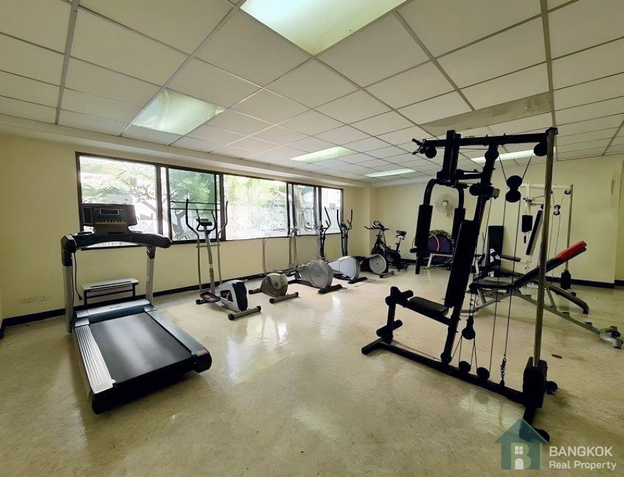 picture Spacious 3-Bedroom Condo for Rent | Saranjai Mansion, Nana - 25/26