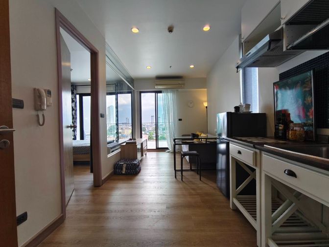 OMG2465  Rare unit / Nice 1 Bedroom / HUGE BALCONY / Ready to move NOW 3-Jun-26 @ [ Fuse Sathorn - Taksin ]