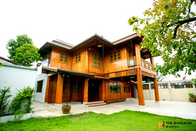 Houses for rent Ratchadaphisek Road : House for Rent 🏡House Area Huai Khwang, Teak Wooden Detached House, 3BR 350 sqm 70K 🌿 Thai-style Home with Large Garden, Near MRT Sutthisan (1.7 km) 