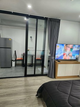 Condo for rent near MRT Huai Khwang.