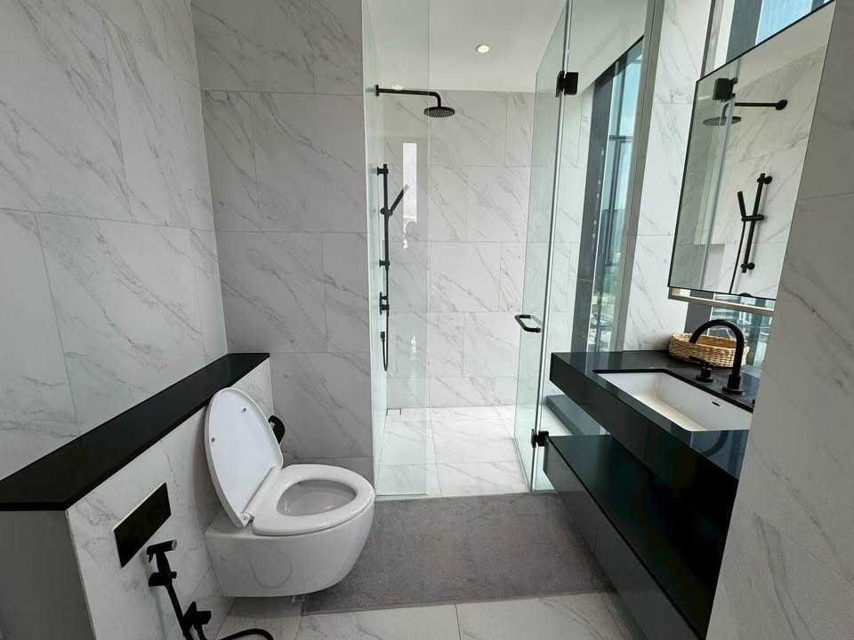 รูป LTHC15649 - Luxury Pet-Friendly Condo for Rent Sathorn | Modern Residence | Near BTS Saint Louis | 78,000 THB - รูปที่ 1/6