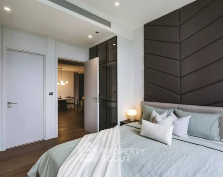 picture 2-BR Condo at Muniq Langsuan near BTS Ratchadamri (ID 2961245) - 2/5