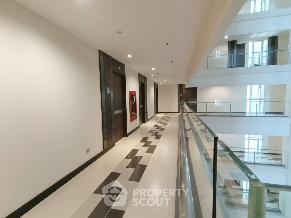 picture 1-BR Condo at Sky Walk Residences near BTS Phra Khanong (ID 2171388) - 8/20